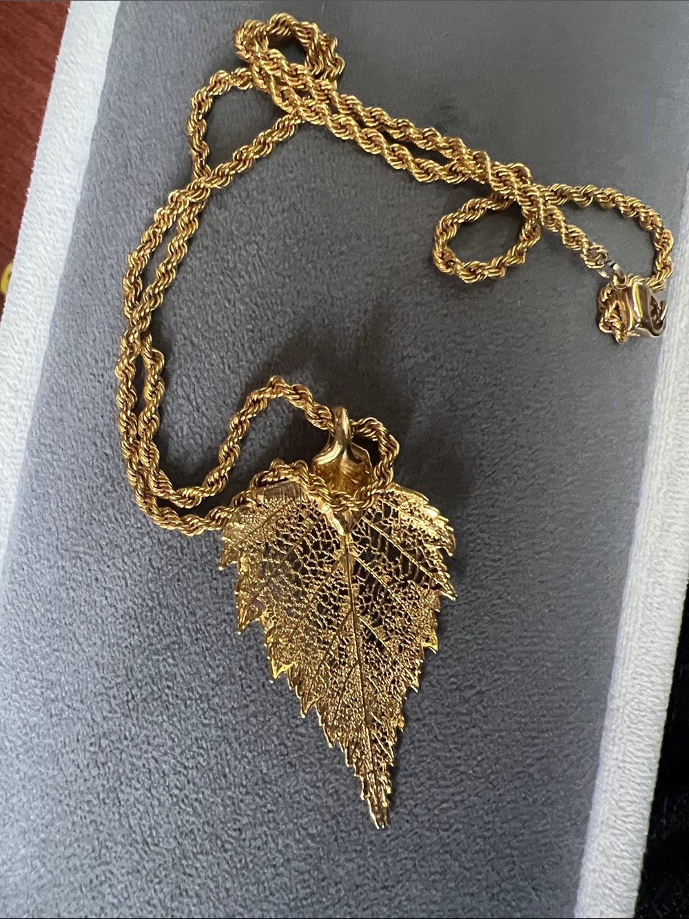 Vintage Gold Dipped Real Leaf Pendant Necklace - Intricate Filigree Rope Chain